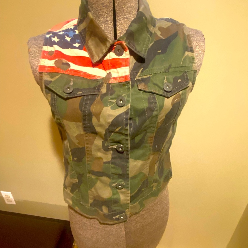 Soho Babe vest. Size M